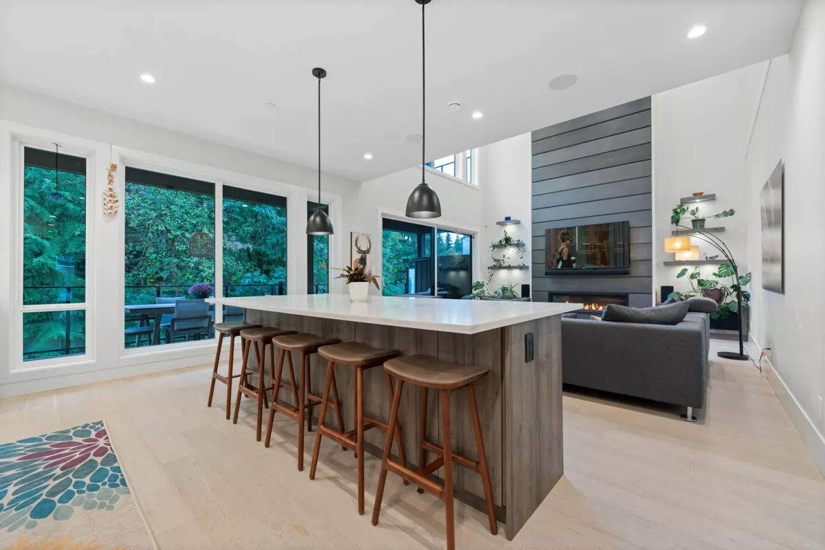 Kitchen Island Photo of 3404 Mamquam Road, Squamish, BC