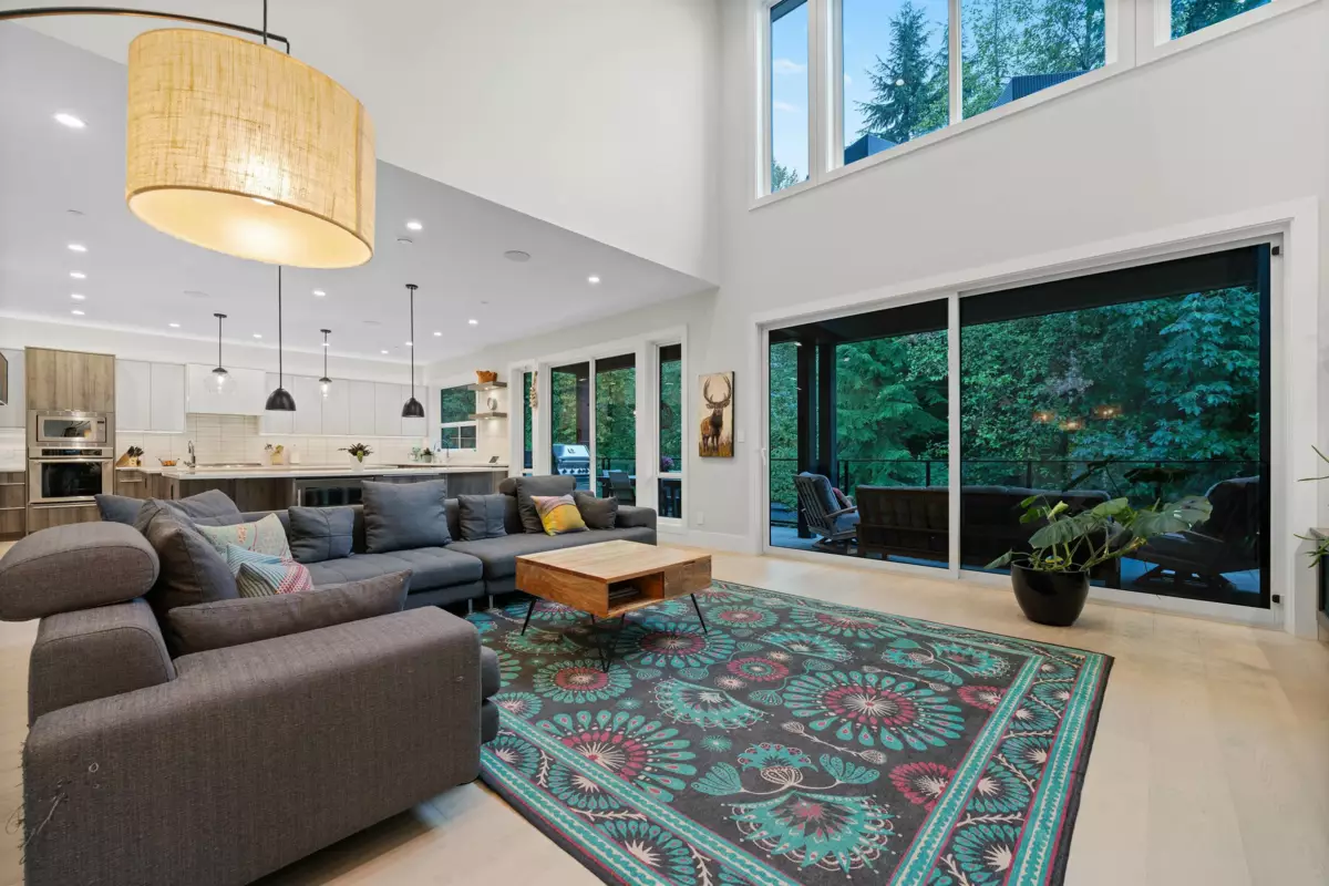 Kitchen Photo of 3404 Mamquam Road, Squamish, BC