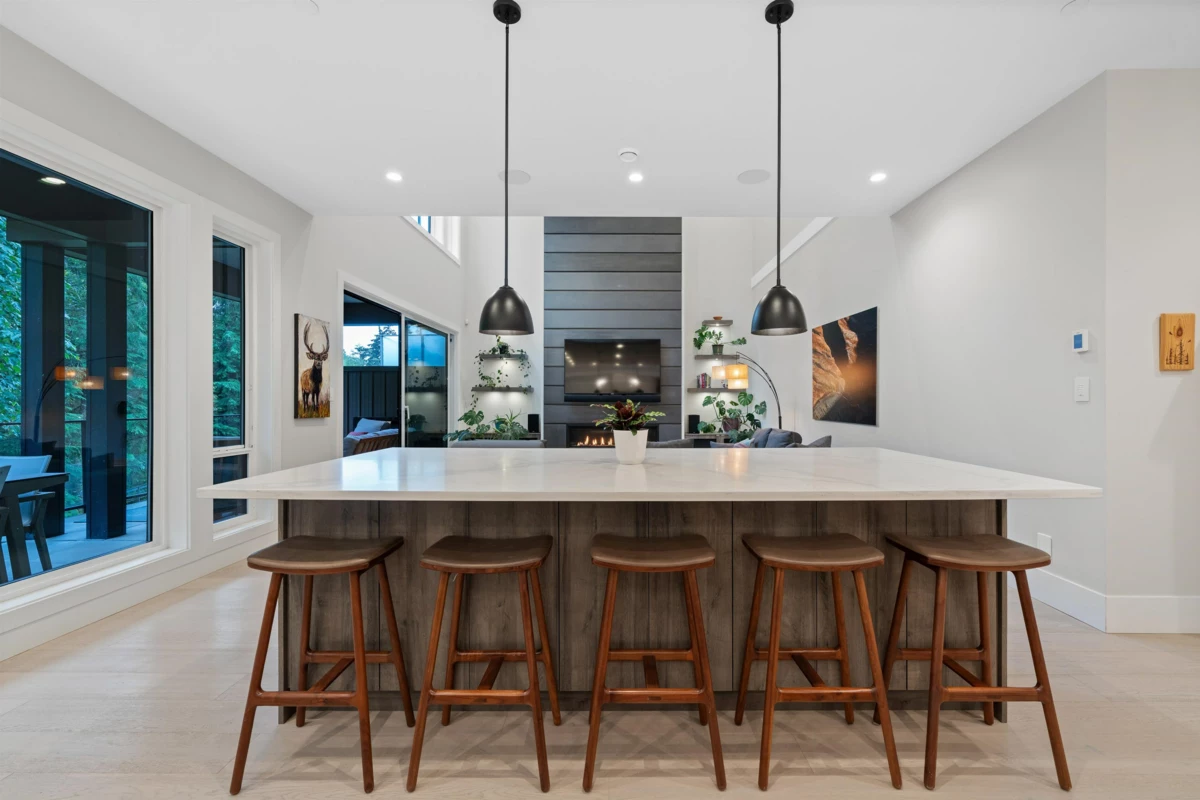 Primary Bathroom Photo of 3404 Mamquam Road, Squamish, BC