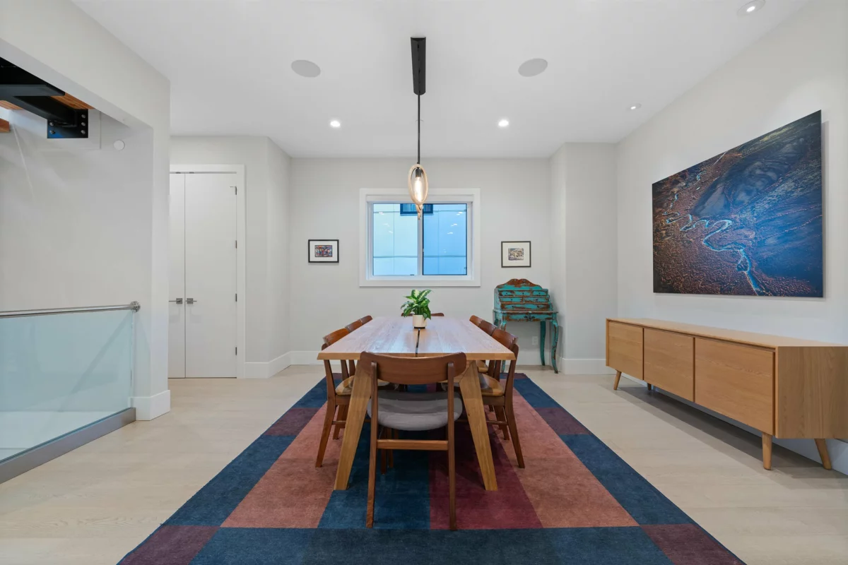 Walk-In Closet Photo of 3404 Mamquam Road, Squamish, BC