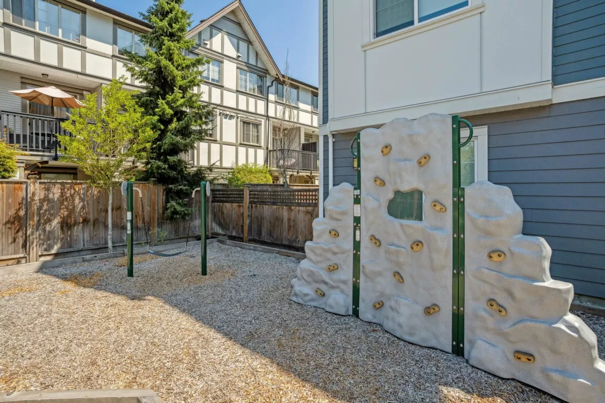 Hallway Photo of 1 7780 Bridge Street, Richmond, BC