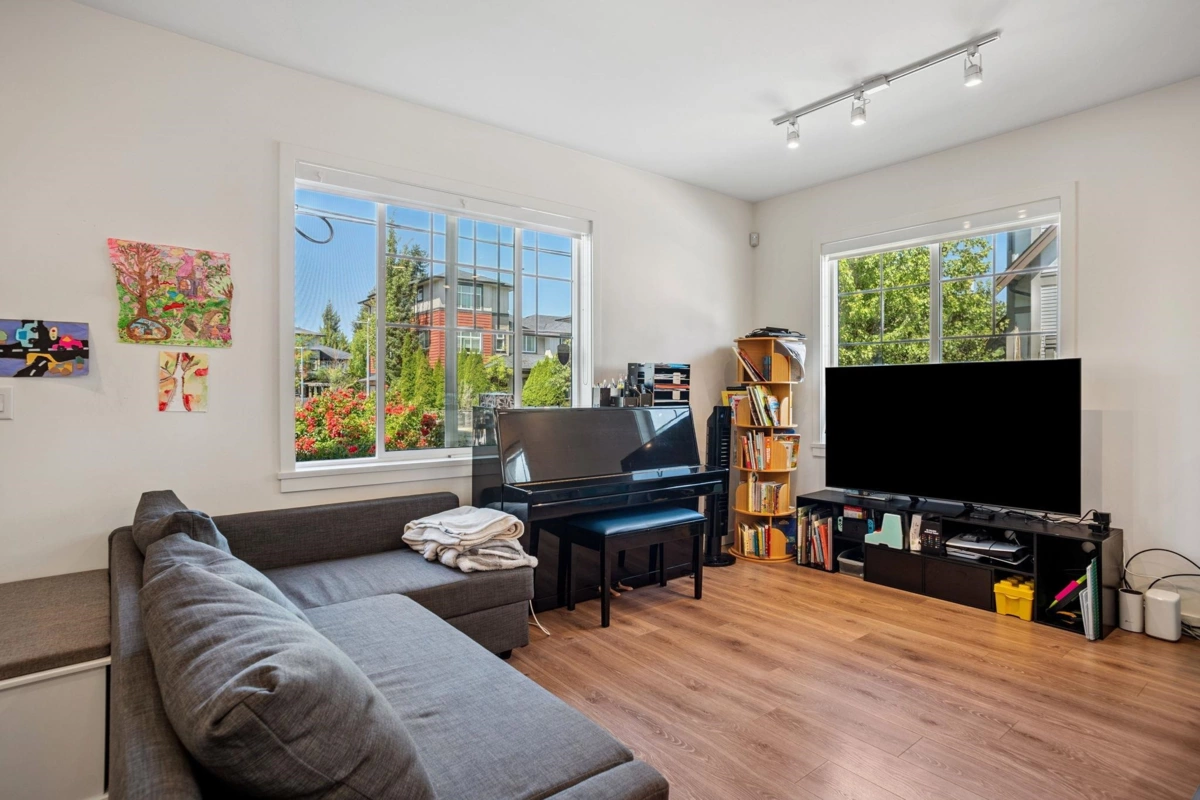 Living Room Photo of 1 7780 Bridge Street, Richmond, BC