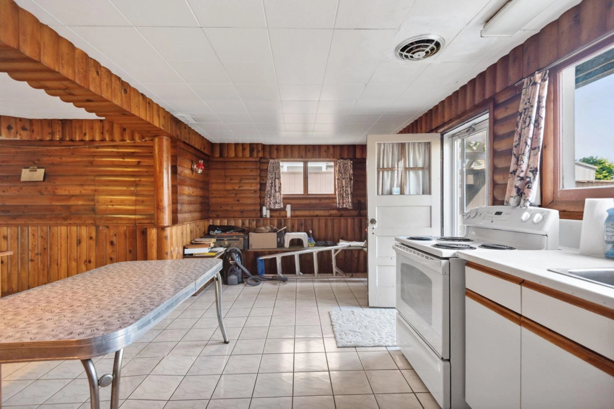 Backyard Photo of 4262 Dumfries Street, Vancouver, BC