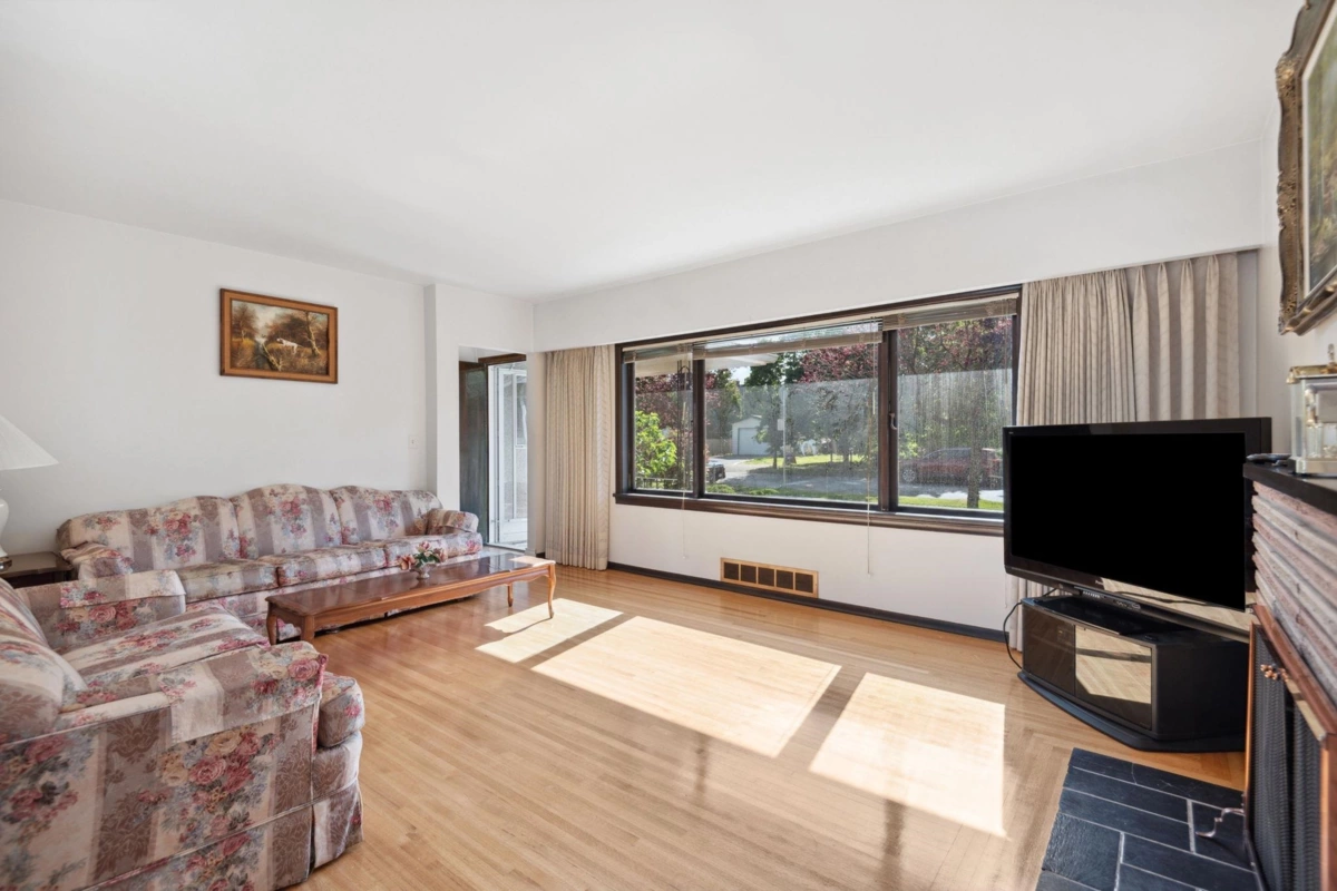Dining Area Photo of 4262 Dumfries Street, Vancouver, BC