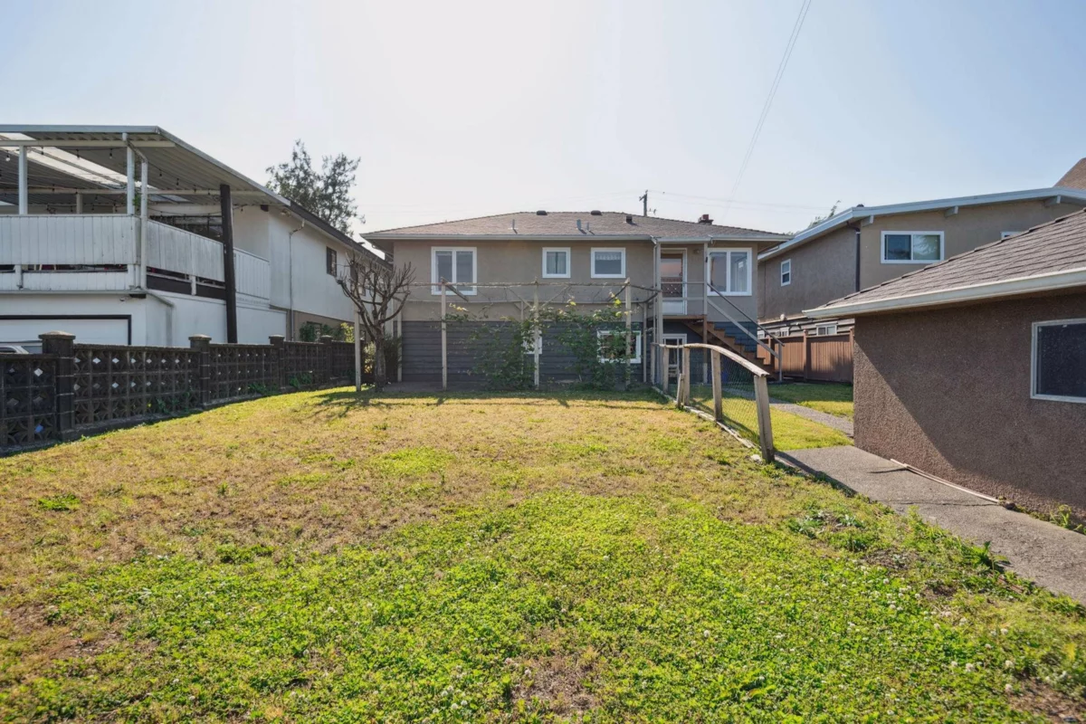 Fitness Center Photo Near 4262 Dumfries Street, Vancouver, BC