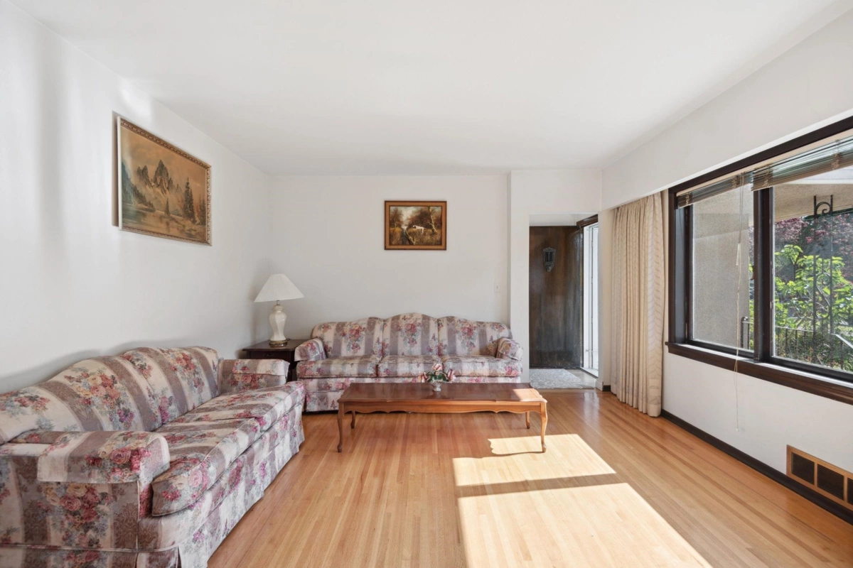 Kitchen Photo of 4262 Dumfries Street, Vancouver, BC