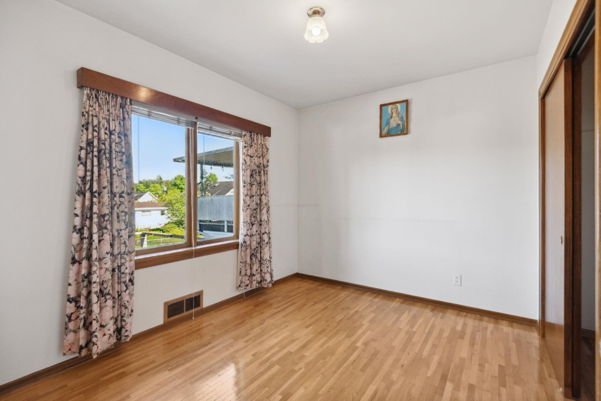 Loft / Bonus Room Photo of 4262 Dumfries Street, Vancouver, BC