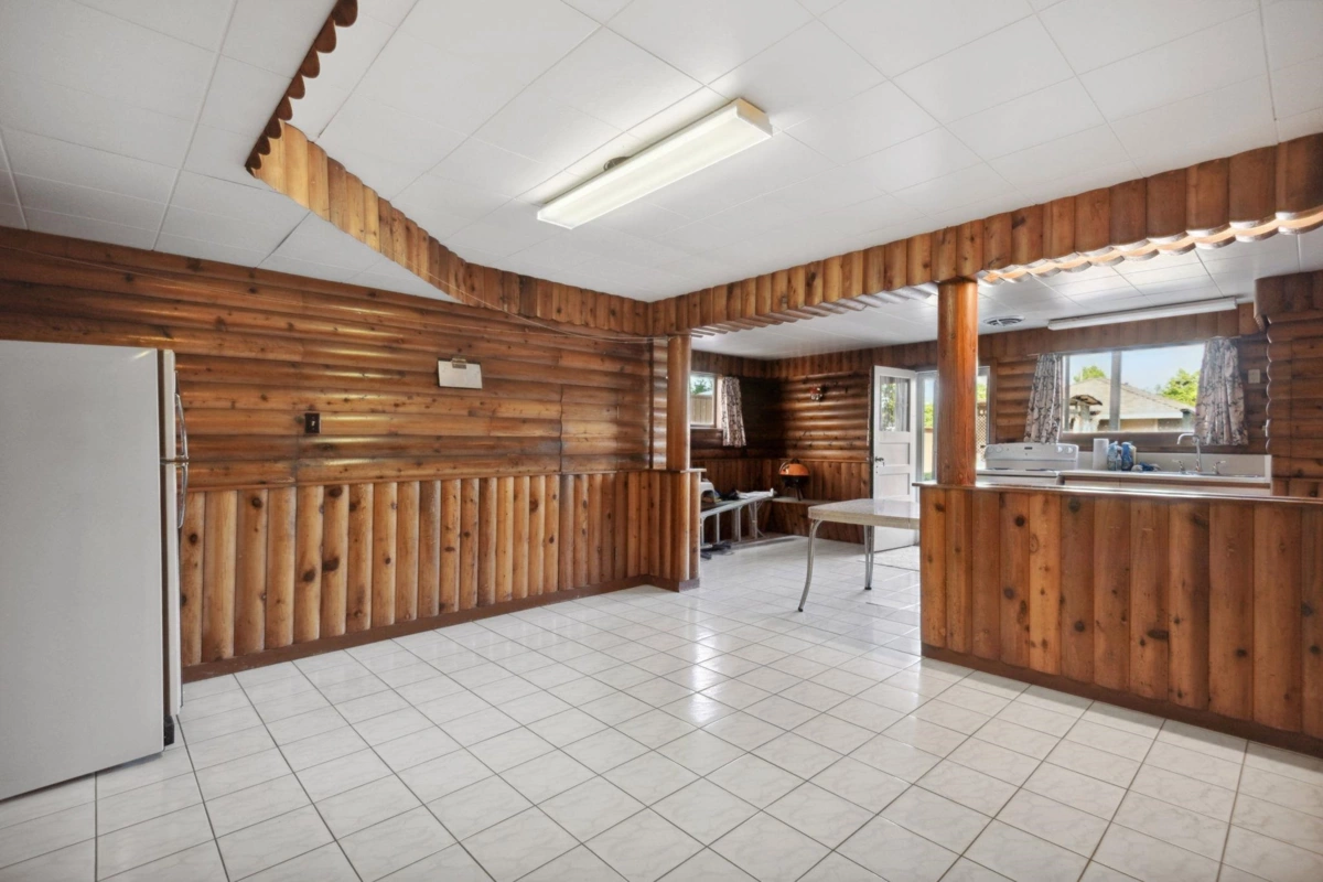 Mudroom Photo of 4262 Dumfries Street, Vancouver, BC