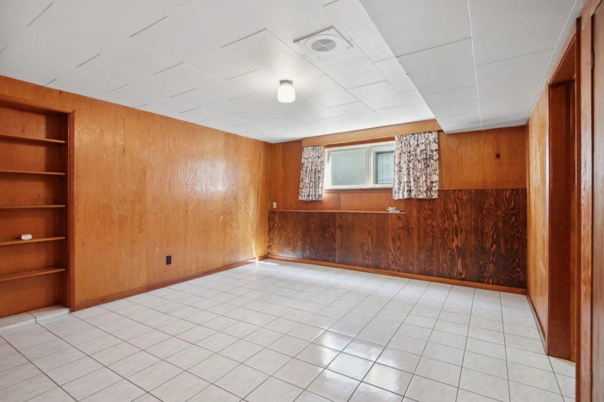 Swimming Pool Photo of 4262 Dumfries Street, Vancouver, BC