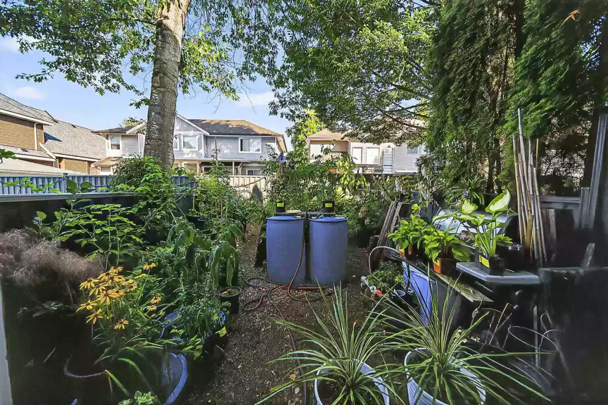 Powder Room Photo of 30 7250 144 Street, Surrey, BC