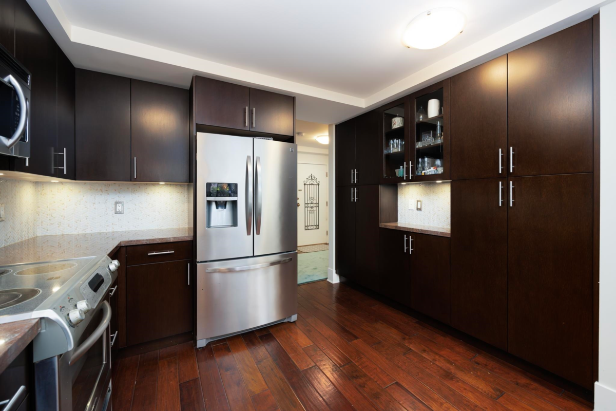 Breakfast Nook Photo of 112 4101 Yew Street, Vancouver, BC