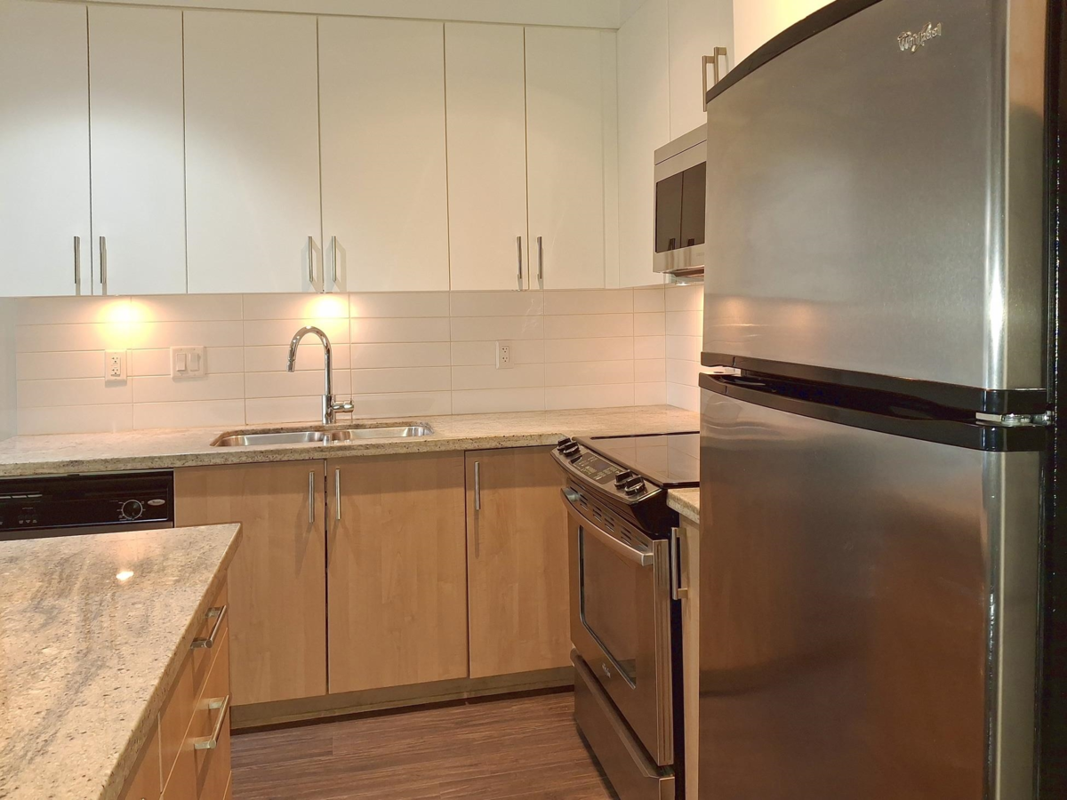 Dining Area Photo of 106 85 Eighth Avenue, New Westminster, BC