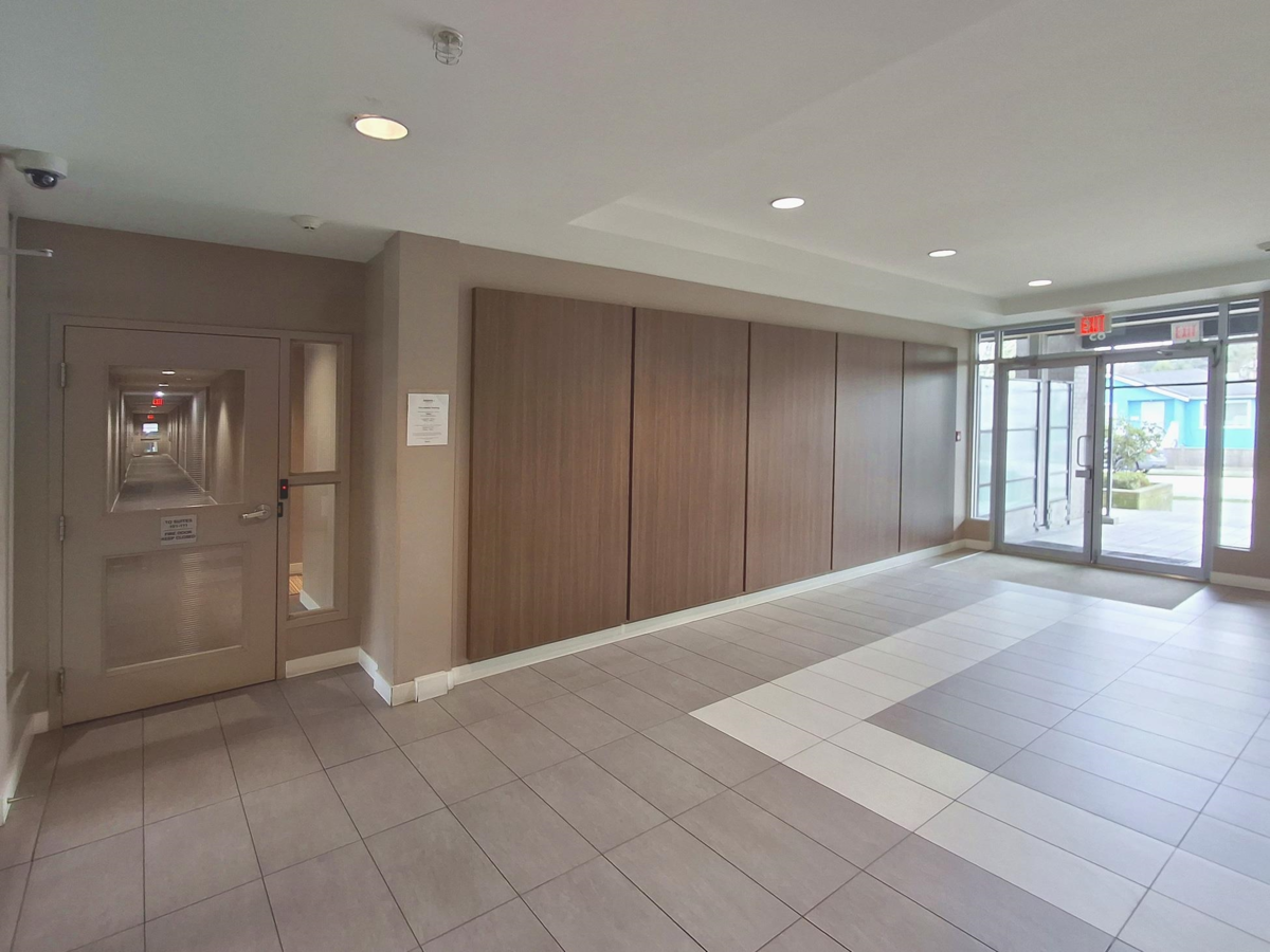 Living Room Photo of 106 85 Eighth Avenue, New Westminster, BC