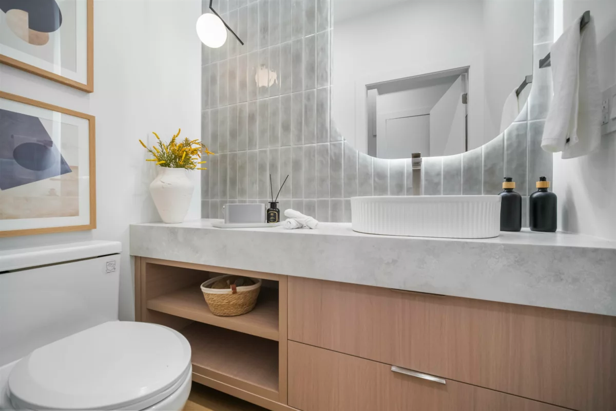 Basement Recreation Room Photo of 1 3623 Triumph Street, Vancouver, BC