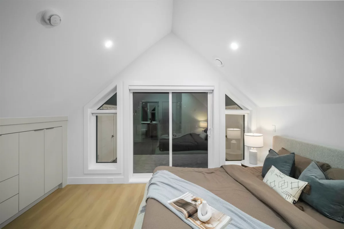 Guest Bathroom Photo of 1 3623 Triumph Street, Vancouver, BC