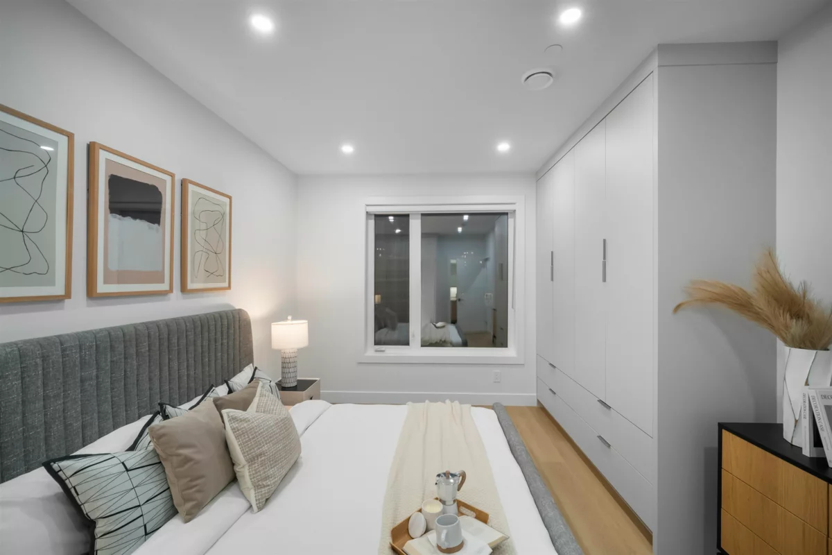 Mudroom Photo of 1 3623 Triumph Street, Vancouver, BC