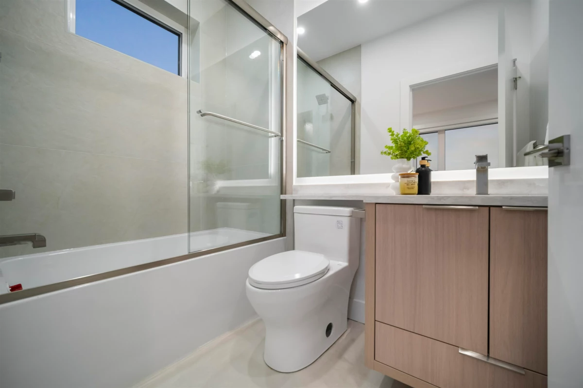 Walk-In Closet Photo of 1 3623 Triumph Street, Vancouver, BC