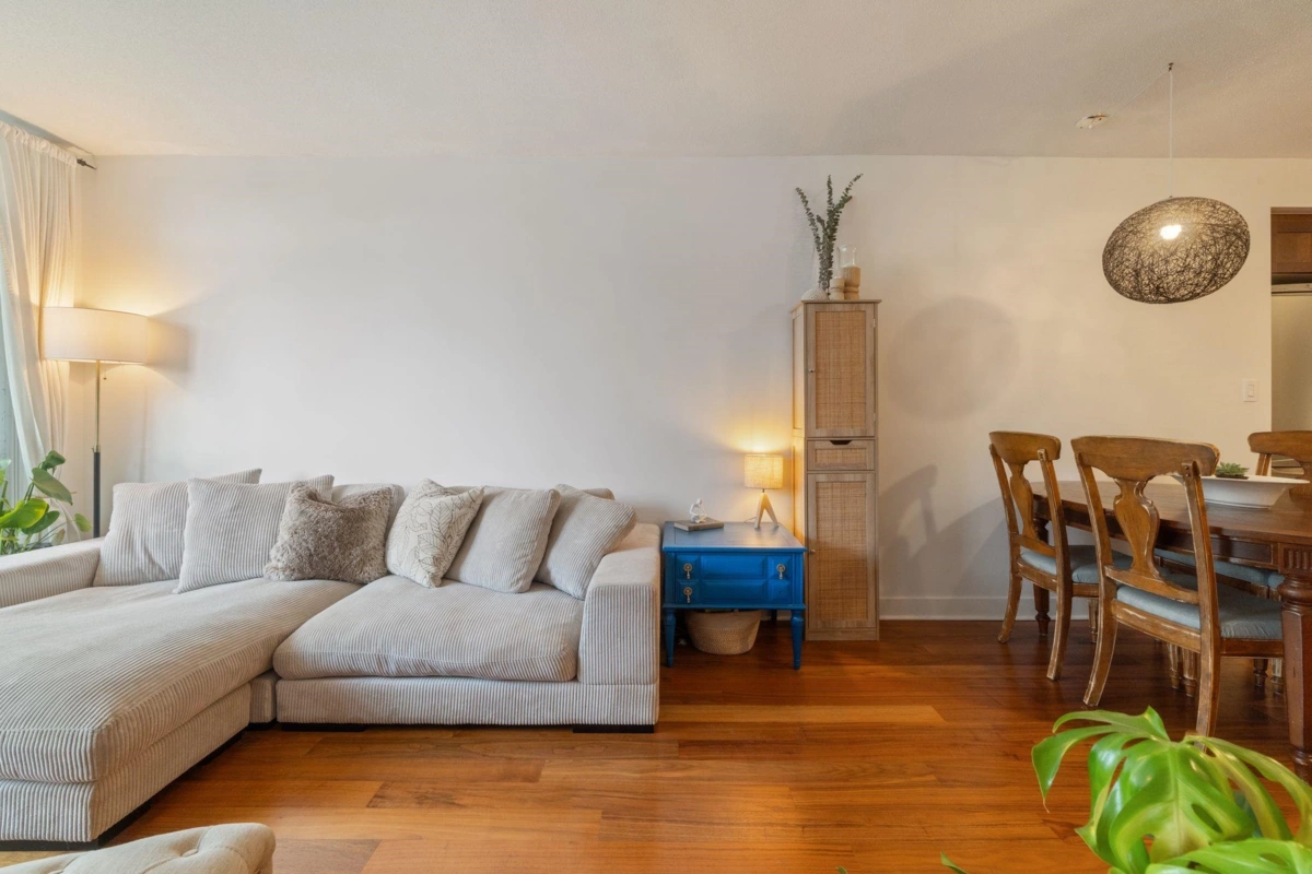 Dining Area Photo of 608 2228 W Broadway, Vancouver, BC