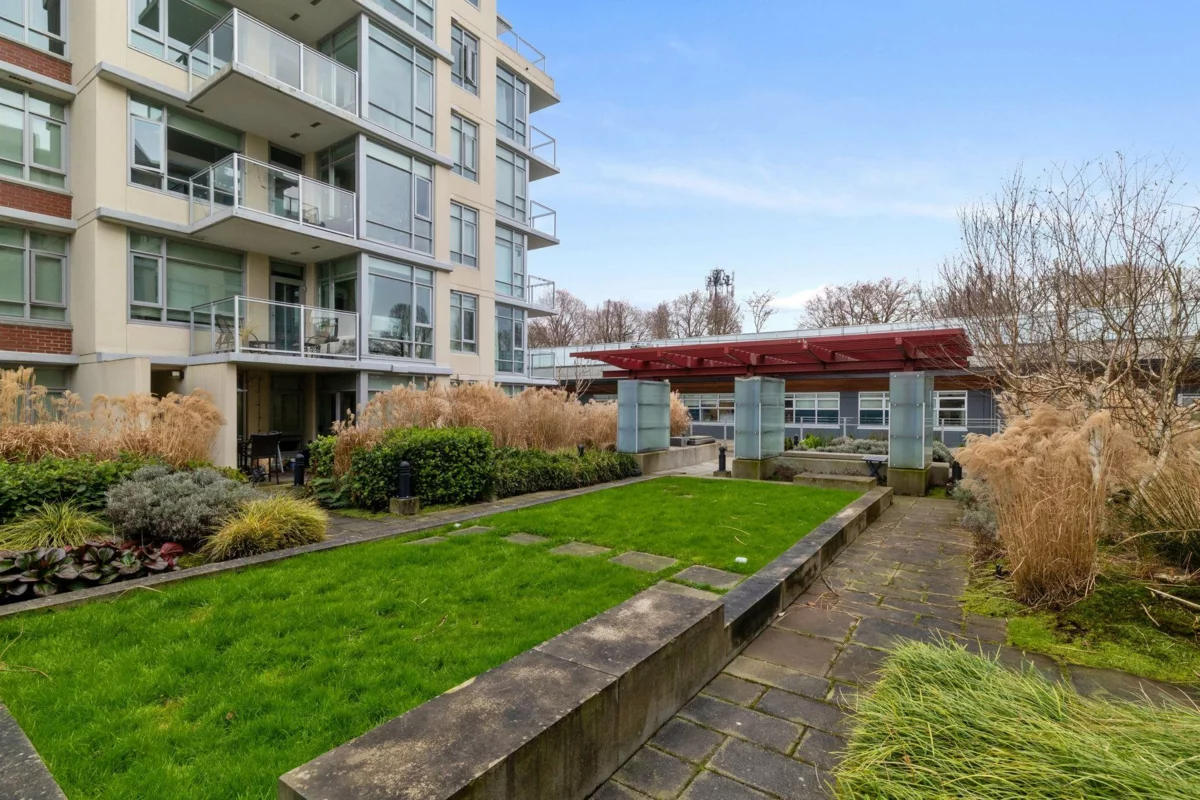 Laundry Room Photo of 608 2228 W Broadway, Vancouver, BC