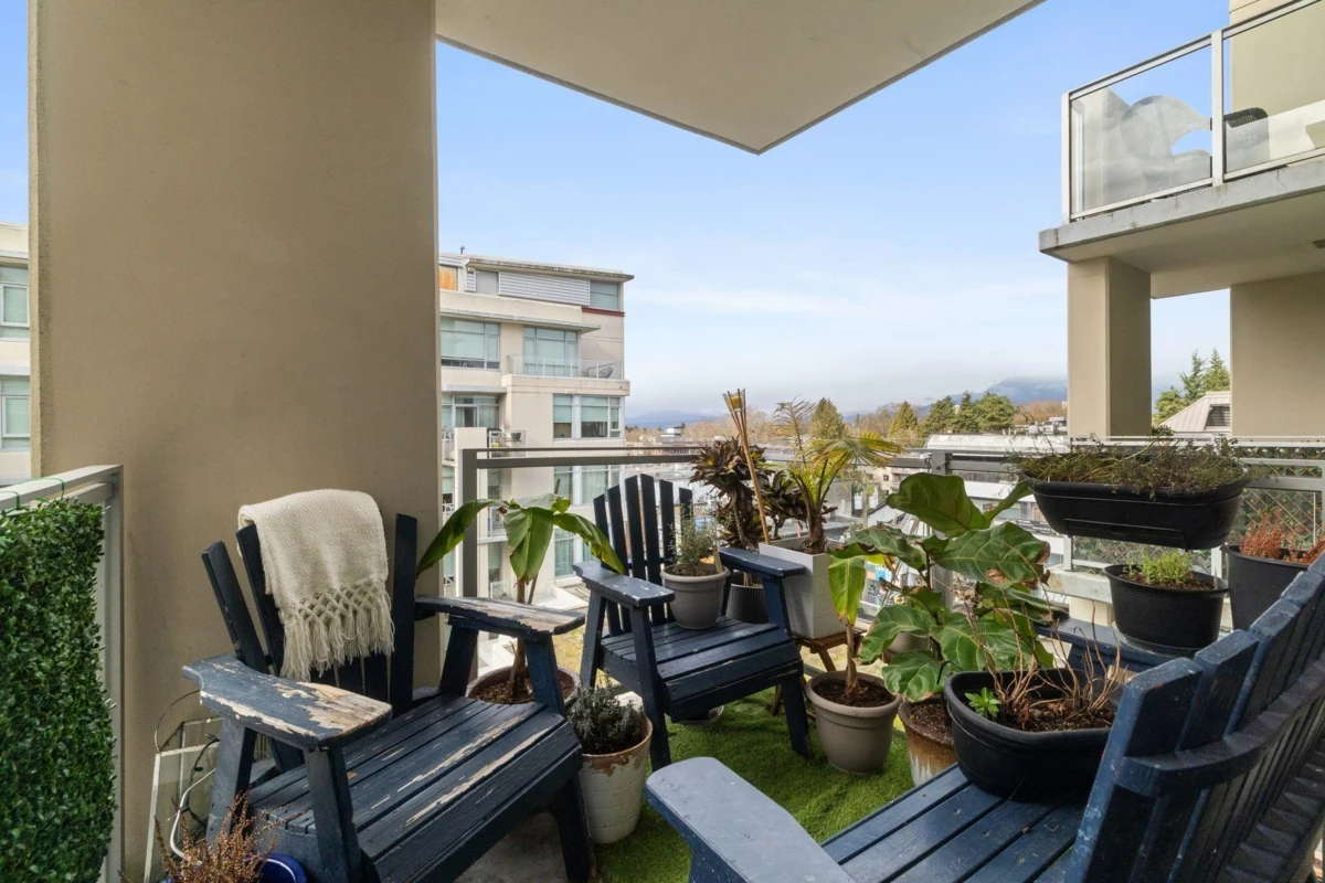 Office / Den Photo of 608 2228 W Broadway, Vancouver, BC