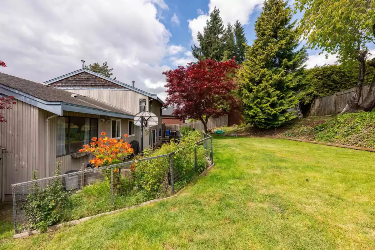 Swimming Pool Photo of 7642 Garfield Drive, Delta, BC