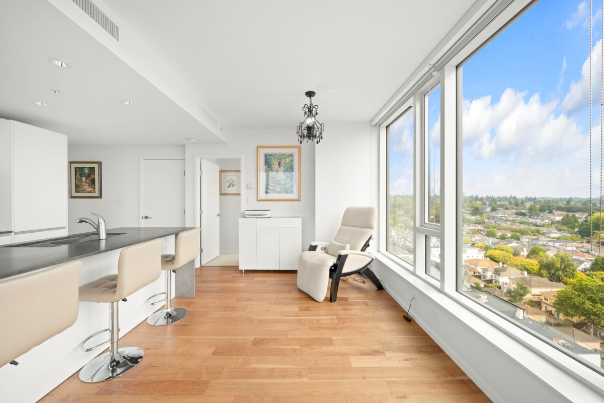 Breakfast Nook Photo of 1808 8555 Granville Street, Vancouver, BC