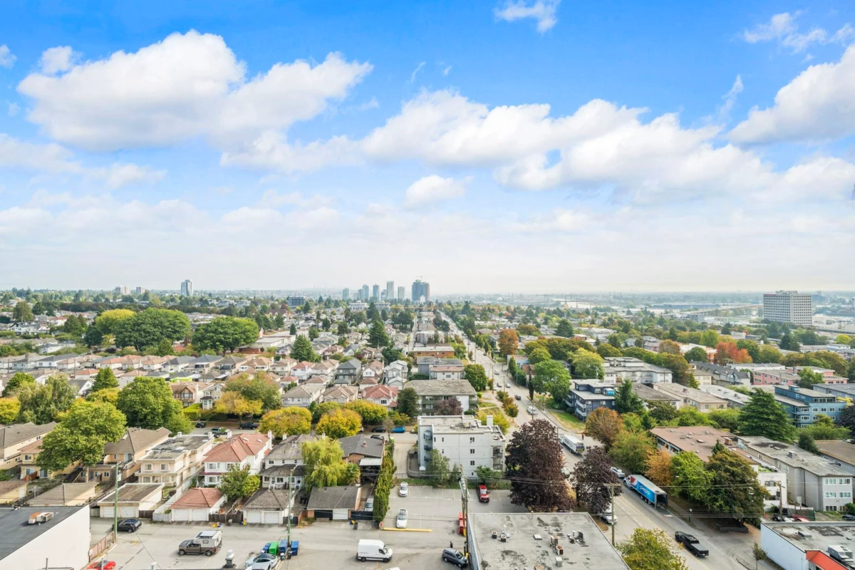 Entry Foyer Photo of 1808 8555 Granville Street, Vancouver, BC