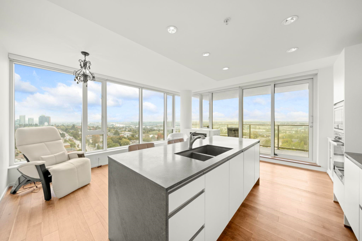 Family Room Photo of 1808 8555 Granville Street, Vancouver, BC