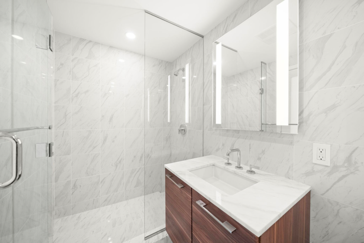 Guest Bathroom Photo of 1808 8555 Granville Street, Vancouver, BC