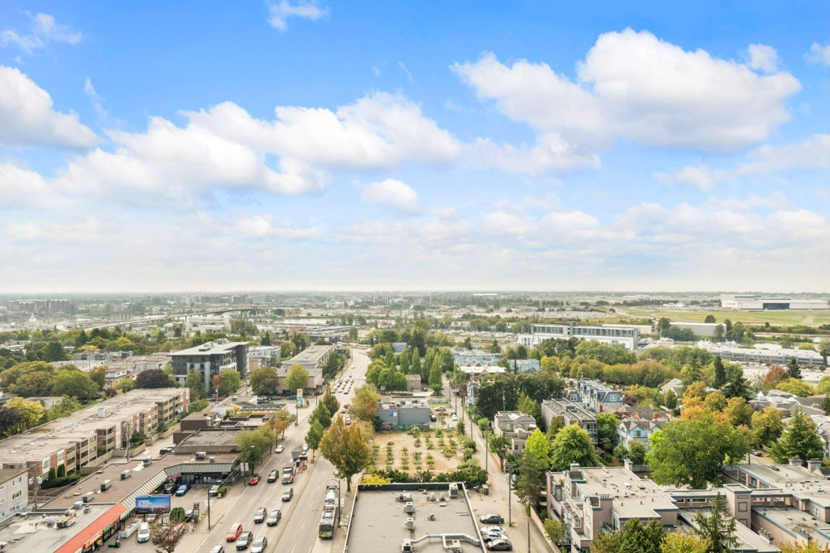 Hallway Photo of 1808 8555 Granville Street, Vancouver, BC