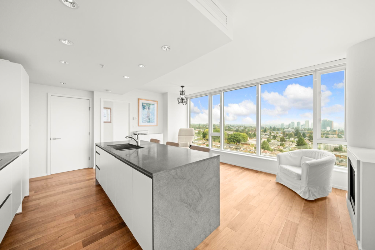 Kitchen Island Photo of 1808 8555 Granville Street, Vancouver, BC