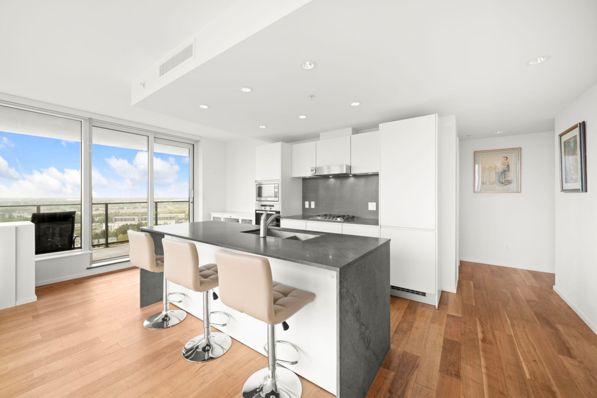 Kitchen Photo of 1808 8555 Granville Street, Vancouver, BC