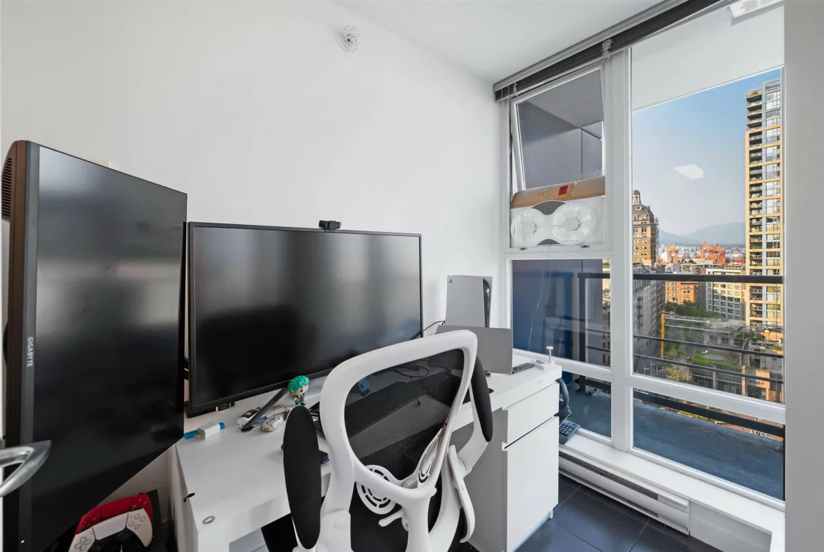 Primary Bedroom Photo of 1207 602 Citadel Parade, Vancouver, BC