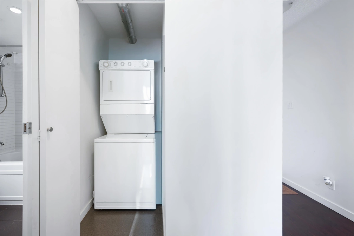 Walk-In Closet Photo of 1207 602 Citadel Parade, Vancouver, BC