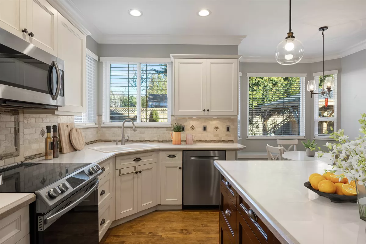 Family Room Photo of 14027 Blackburn Avenue, White Rock, BC