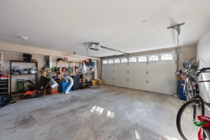 Hot Tub / Spa Photo of 14027 Blackburn Avenue, White Rock, BC
