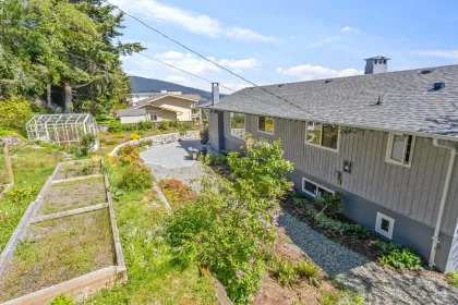 Backyard Photo of 1111 Gilston Road, West Vancouver, BC