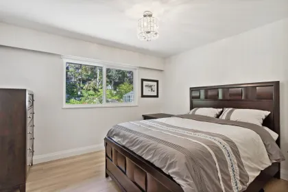 Breakfast Nook Photo of 1111 Gilston Road, West Vancouver, BC