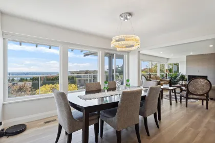 Living Room Photo of 1111 Gilston Road, West Vancouver, BC