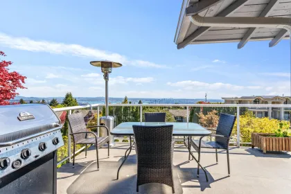 Office / Den Photo of 1111 Gilston Road, West Vancouver, BC