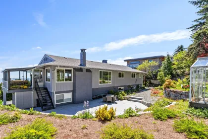 Outdoor Deck Photo of 1111 Gilston Road, West Vancouver, BC