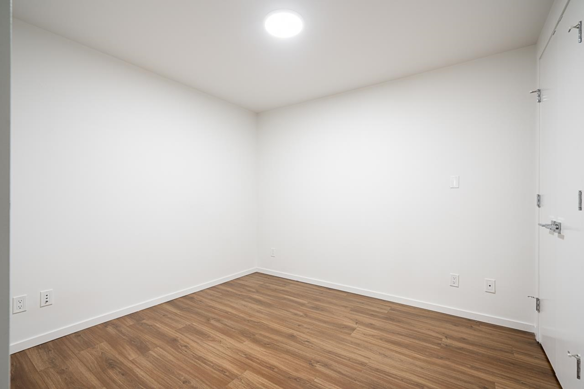 Guest Bathroom Photo of 405 1888 Gilmore Avenue, Burnaby, BC