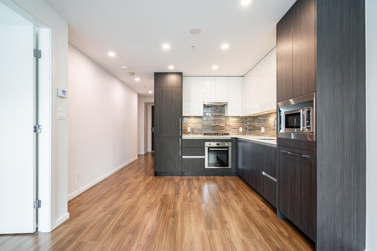 Kitchen Photo of 405 1888 Gilmore Avenue, Burnaby, BC