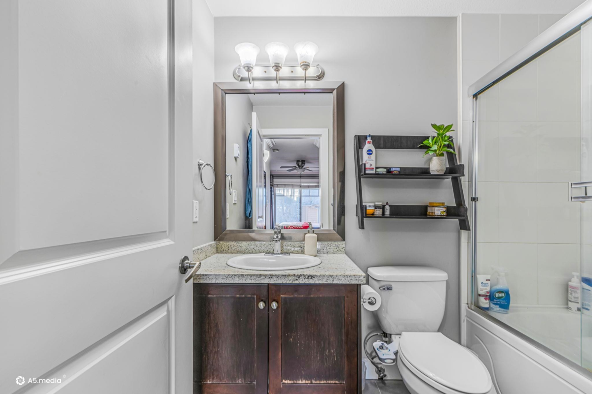 Mudroom Photo of 19 12036 66 Avenue, Surrey, BC