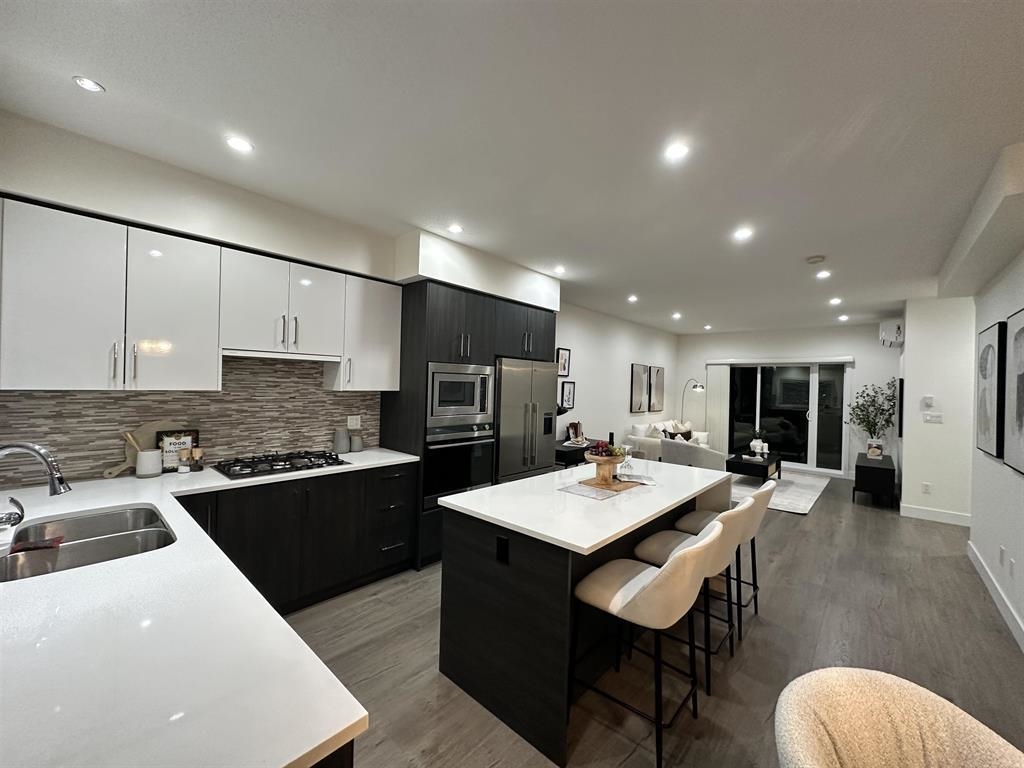 Backyard Photo of 4 9680 Alexandra Road, Richmond, BC