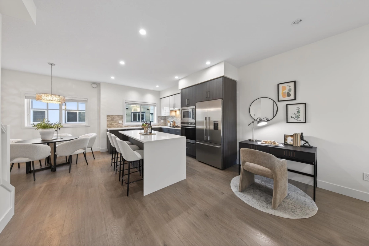 Walk-In Closet Photo of 4 9680 Alexandra Road, Richmond, BC