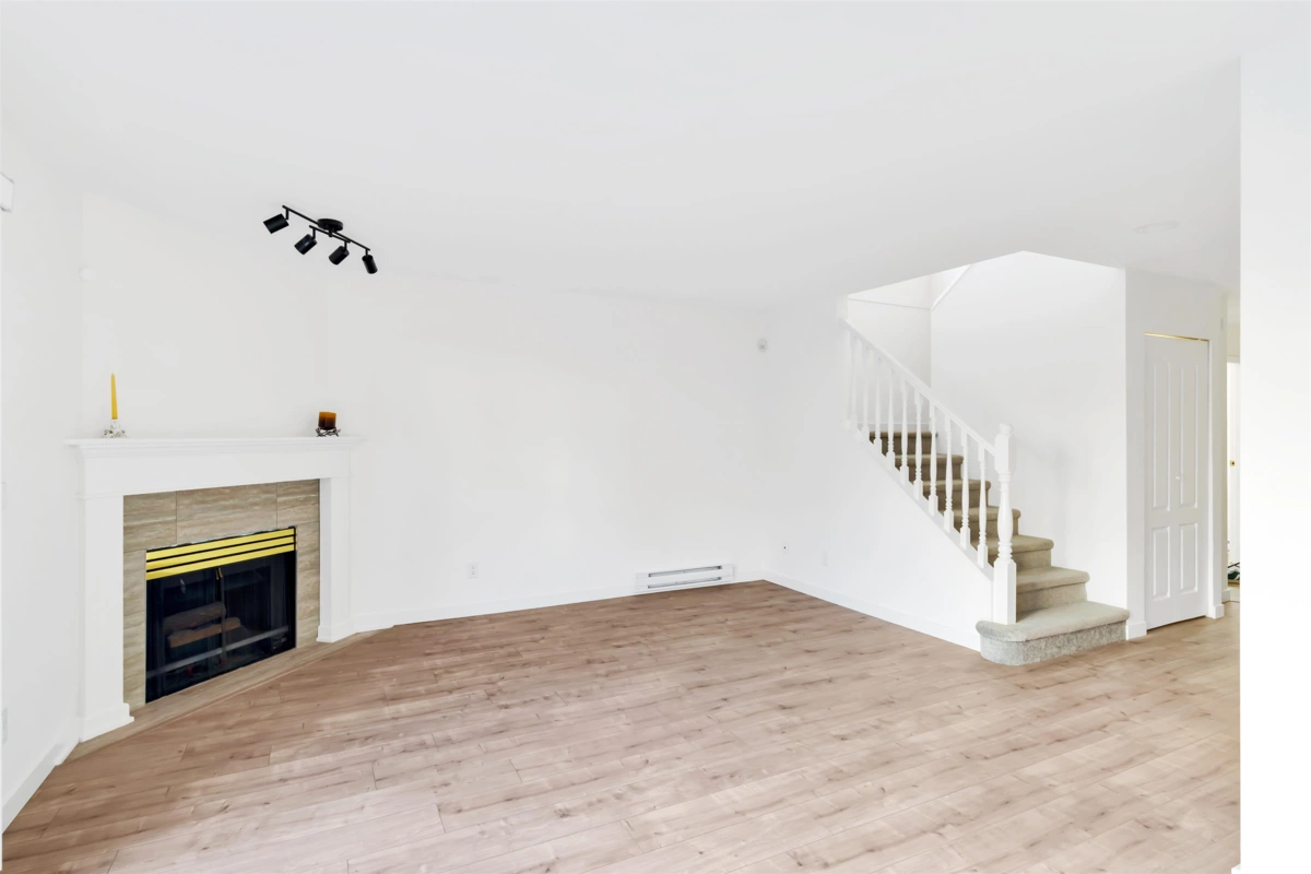 Breakfast Nook Photo of 6 7660 Abercrombie Drive, Richmond, BC