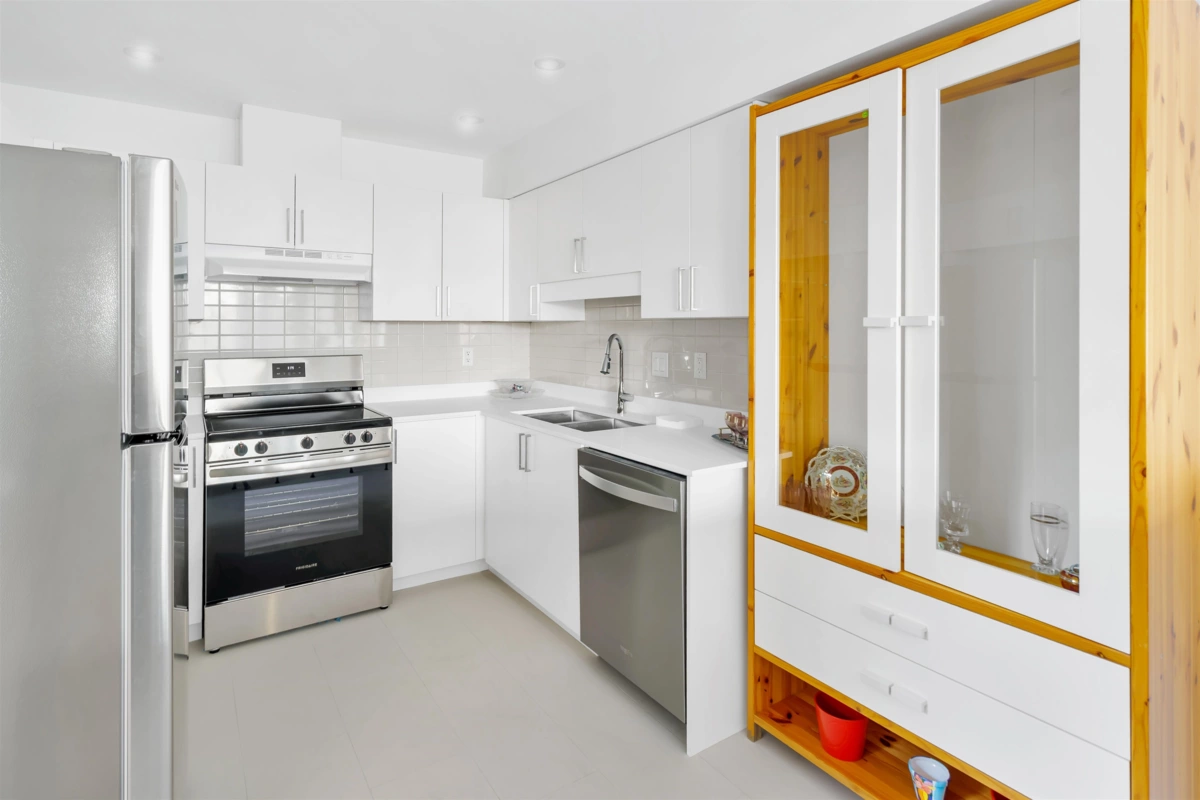 Family Room Photo of 6 7660 Abercrombie Drive, Richmond, BC