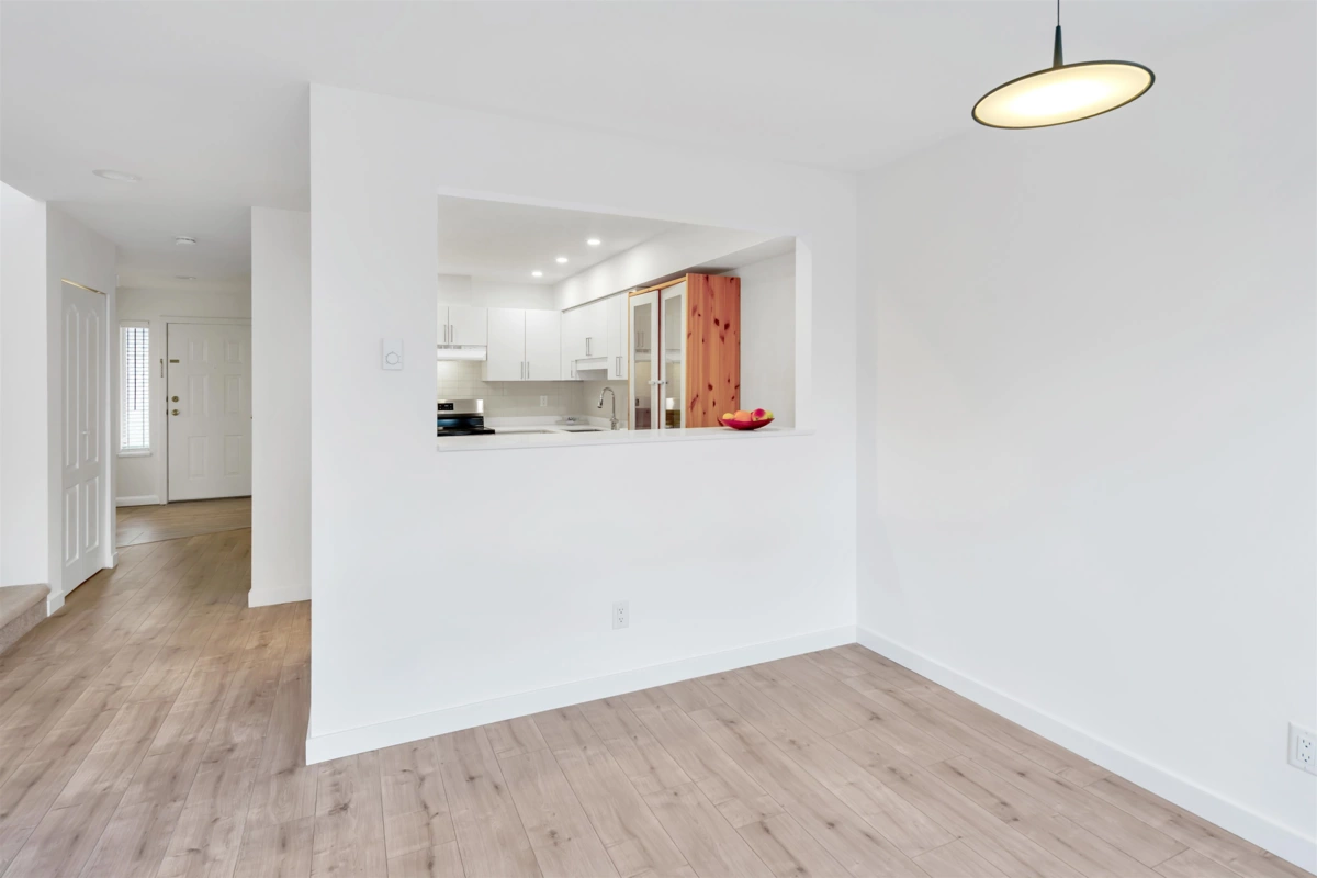 Kitchen Island Photo of 6 7660 Abercrombie Drive, Richmond, BC