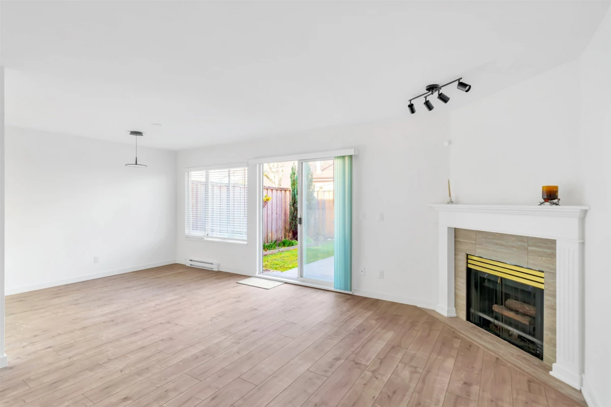 Primary Bathroom Photo of 6 7660 Abercrombie Drive, Richmond, BC